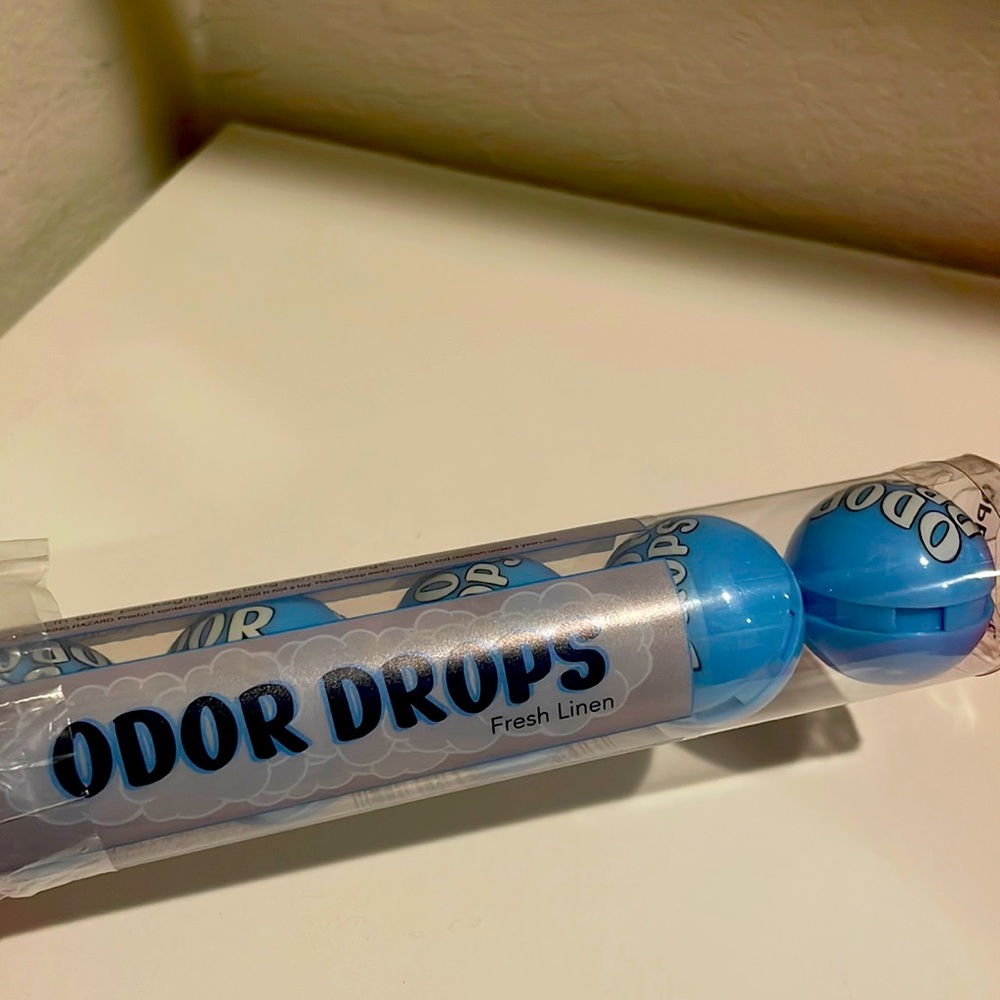 Odor drops for shoes